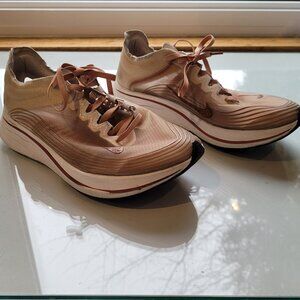 Nike Women's Zoom Fly SP Running Shoe Dusty Peach Size 9.5